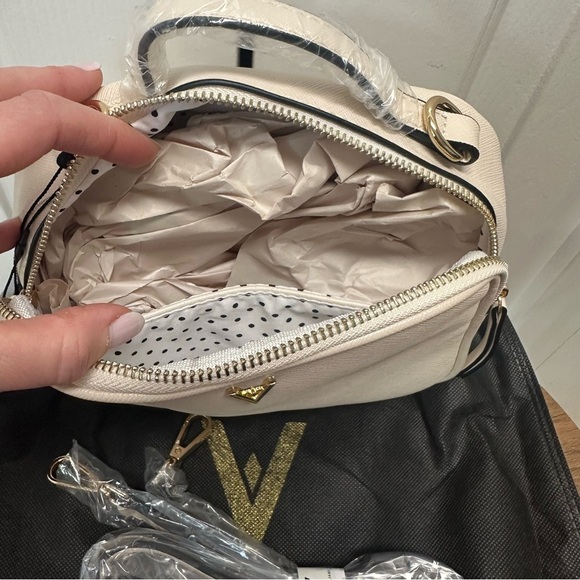 NWT‎ Vanessa Williams crossbody bag off white - Picture 3 of 8